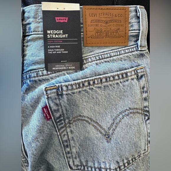 NWT LEVI’S WEDGIE STRAIGHT FIT WOMEN'S JEANS - Picture 10 of 12